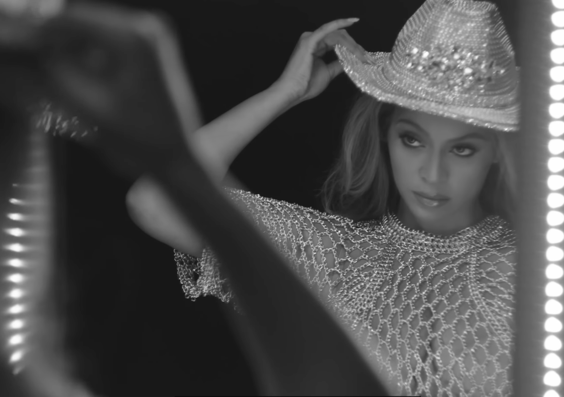 Beyoncé - 16 CARRIAGES (Official Visualizer) - Stars and Guitars